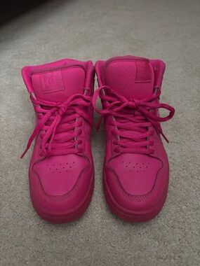 Women’s Hot Pink DC’s size 7.5